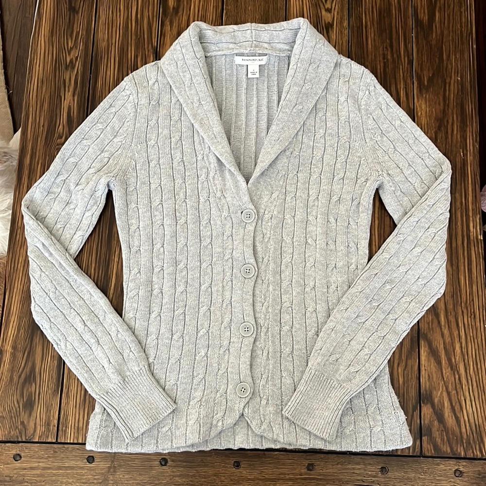 VGUC Banana Republic grey cable knit cardigan